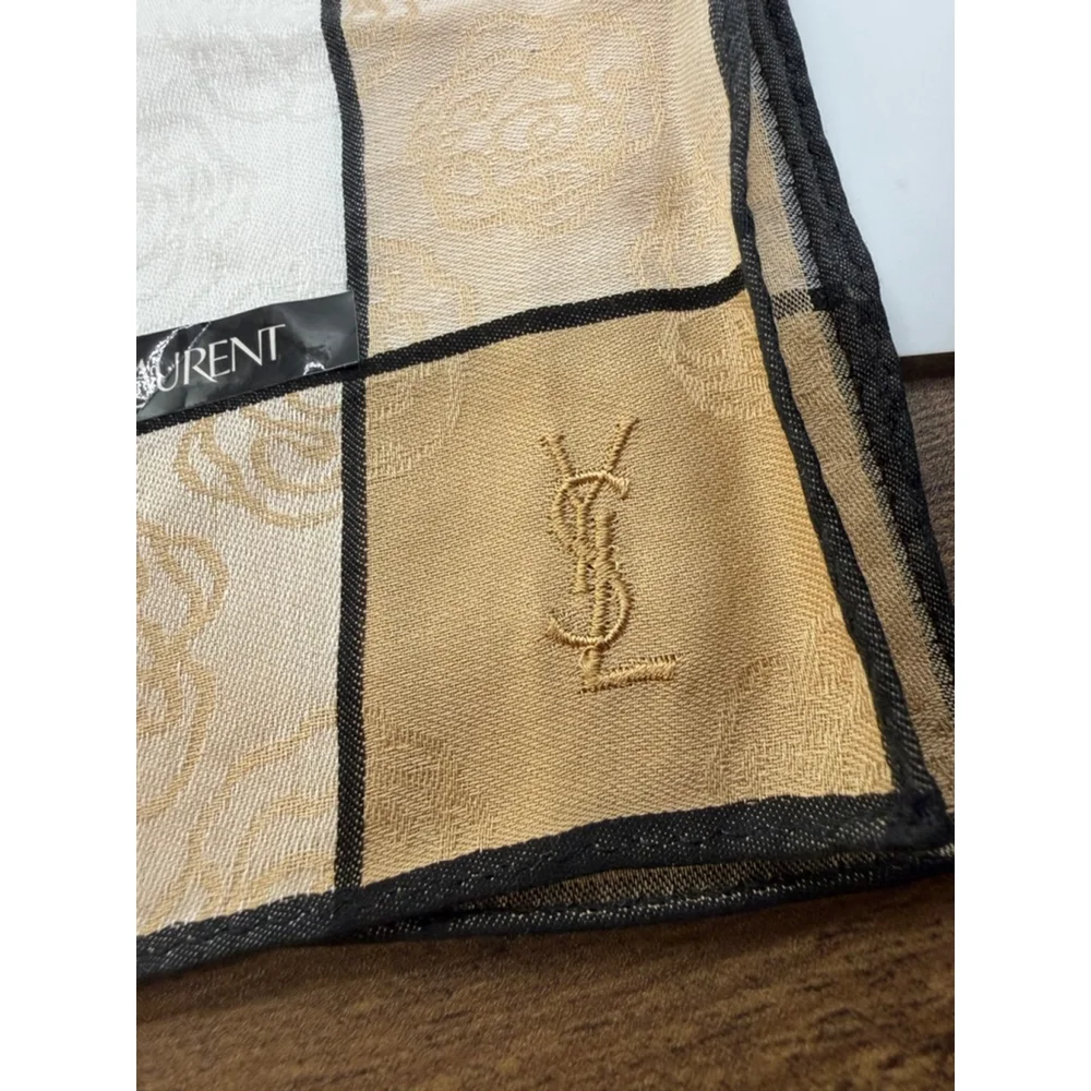 Women's Yves Saint Laurent Scarf One Size Beige White Floral